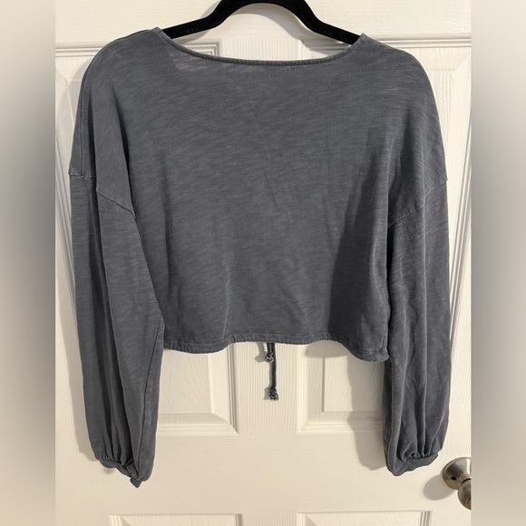 American Eagle Charcoal Knit Crop - Picture 2 of 5